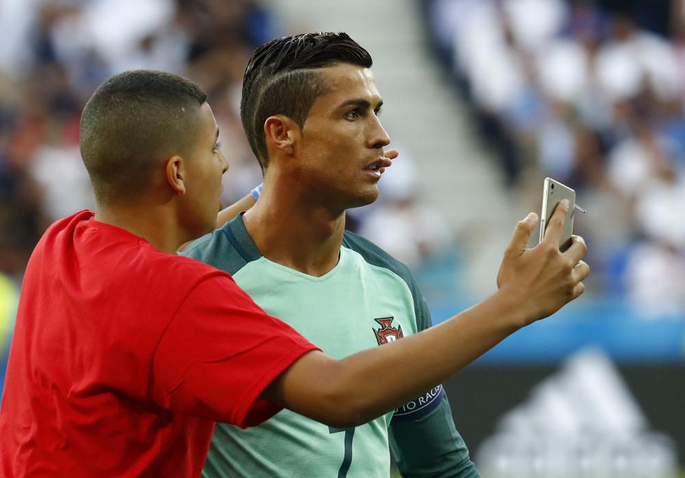 Un fan de Cristiano se cuela en la previa del Port