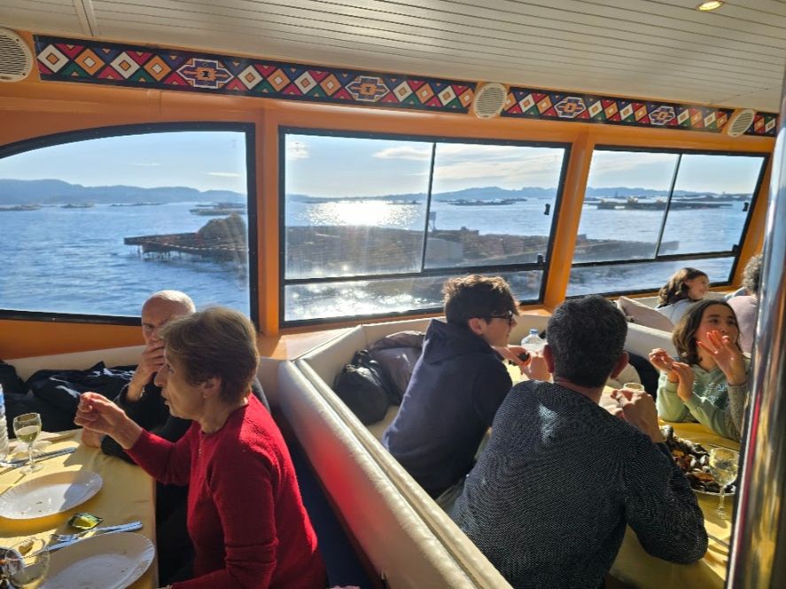 Así se despidió el año en el catamarán restaurante Fly Delfín, de Cruceros do Ulla Turimares.