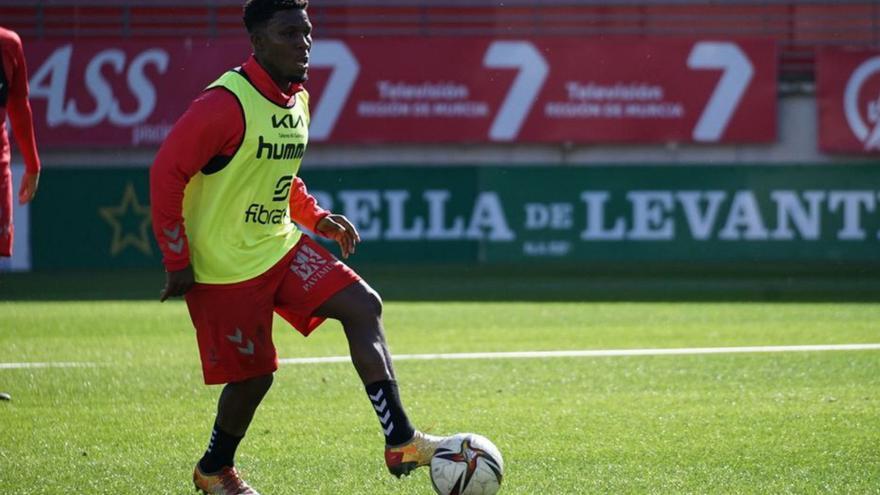 Royston Drenthe adelanta los plazos en el Real Murcia