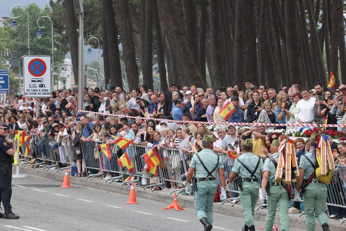 Vigo se rinde al desfile de la Fuerzas Armadas Vigo se rinde al desfile de la Fuerzas Armadas
