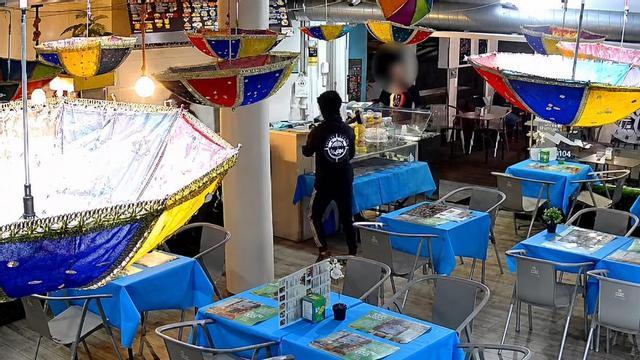 Vídeo del asalto al restaurante de Las Chafiras donde uno de los autores lleva una maza. | GUARDIA CIVIL