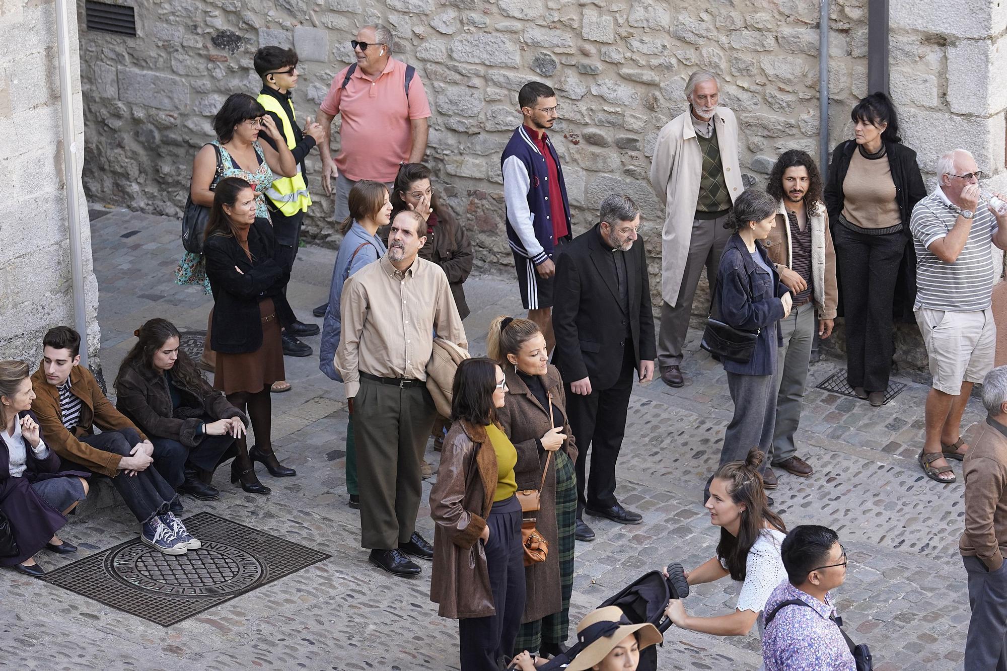 Los Javis roden entre turistes i curiosos a les escales de la catedral