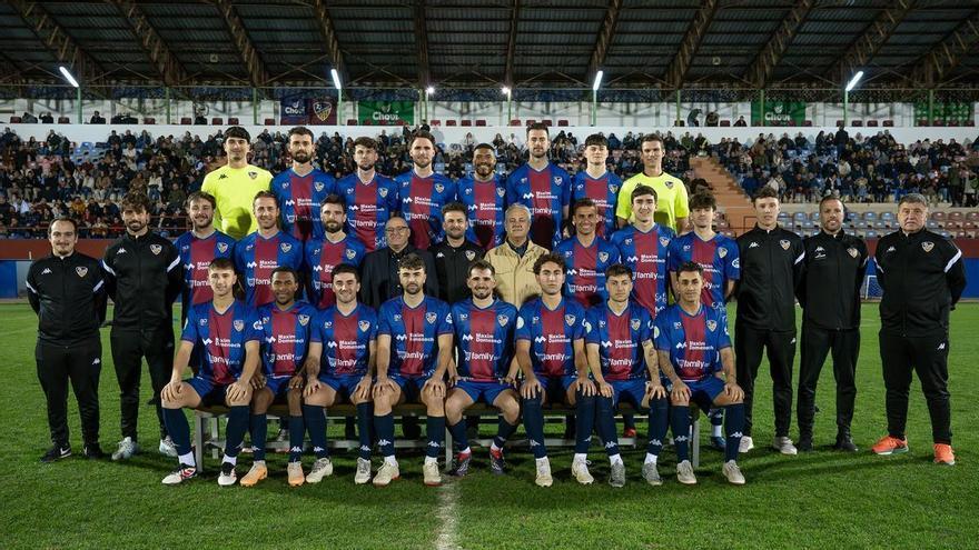 El paso de cuatro entrenadores en un año no evita el fracaso: La UD Alzira encadena su segundo descenso consecutivo