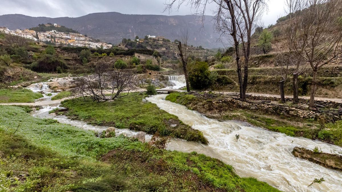 El río Sella baja con fuerza desde el &#039;Barranc de l&#039;Arc&#039;