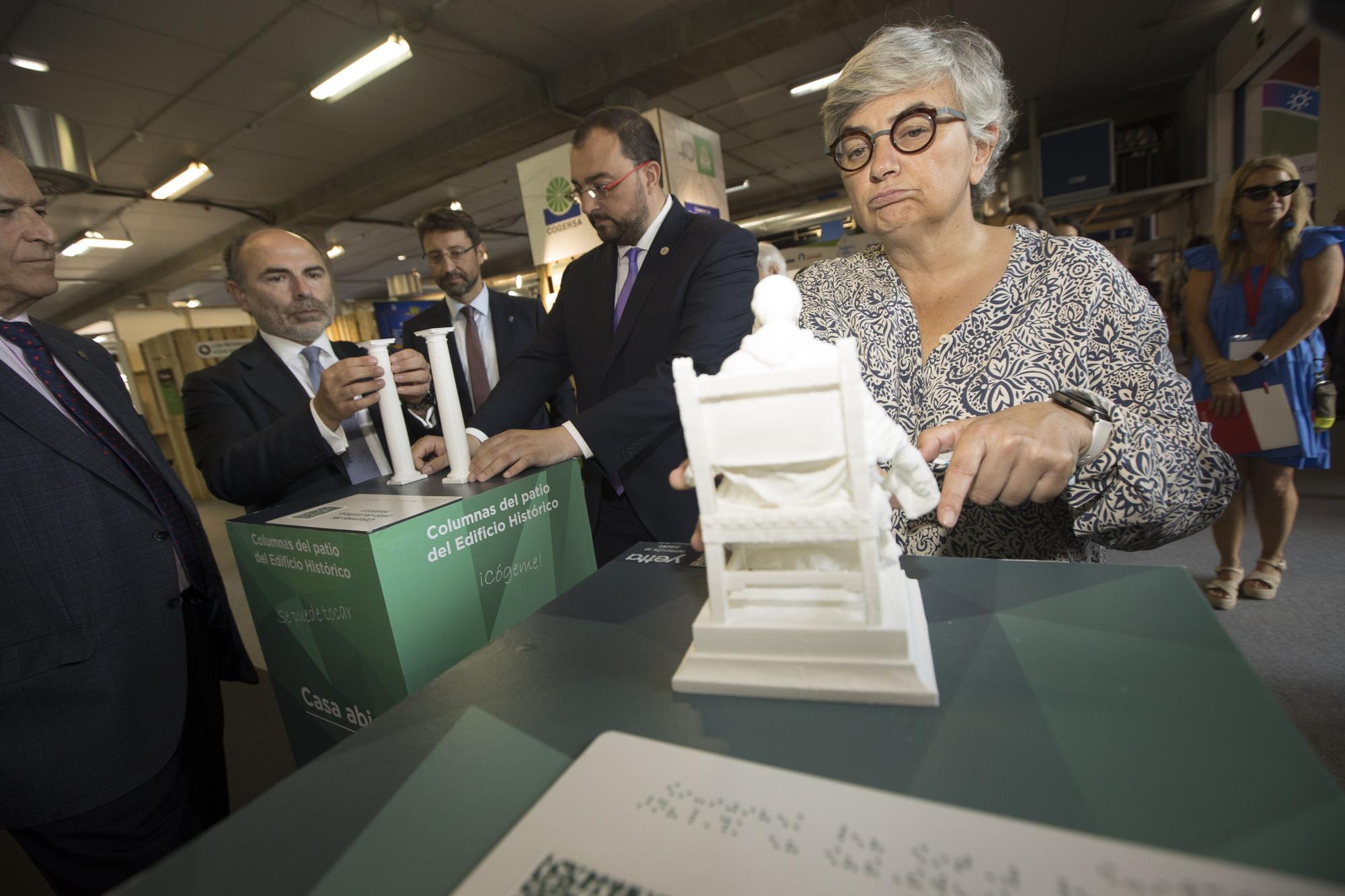 En imágenes: La visita de Adrián Barbón a la Feria de Muestras