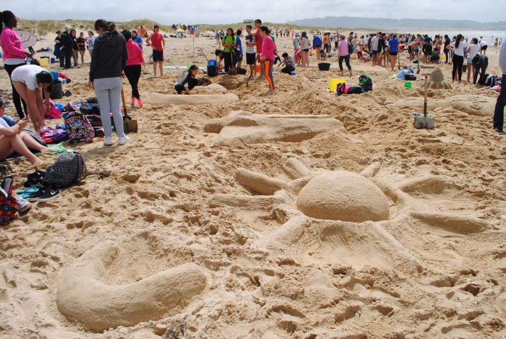 Esculturas de arena en la playa de A Lanzada