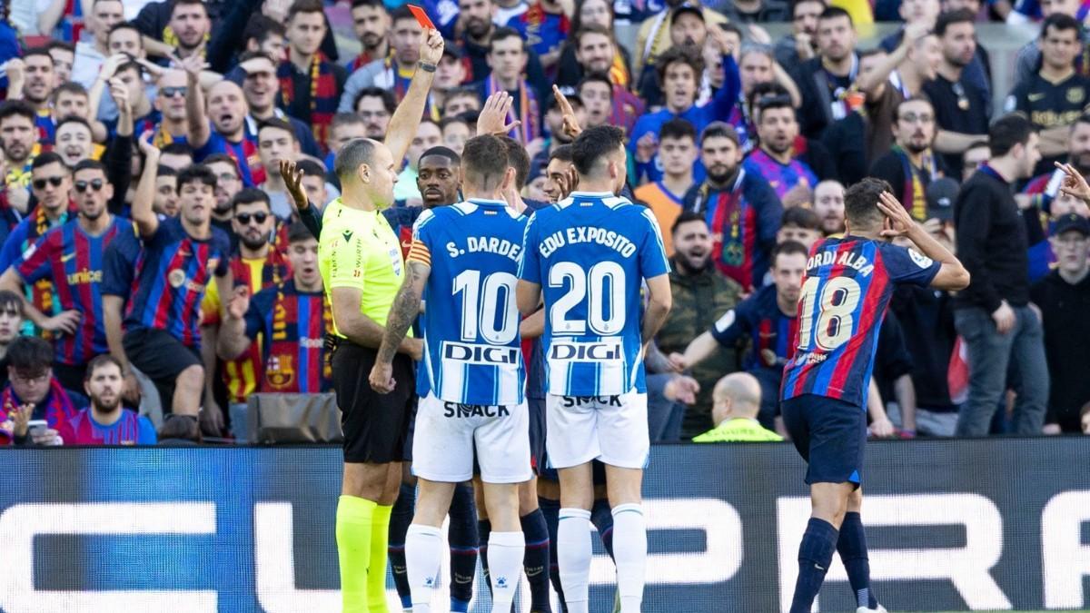 FC Barcelona - Espanyol | La tarjeta roja a Jordi Alba