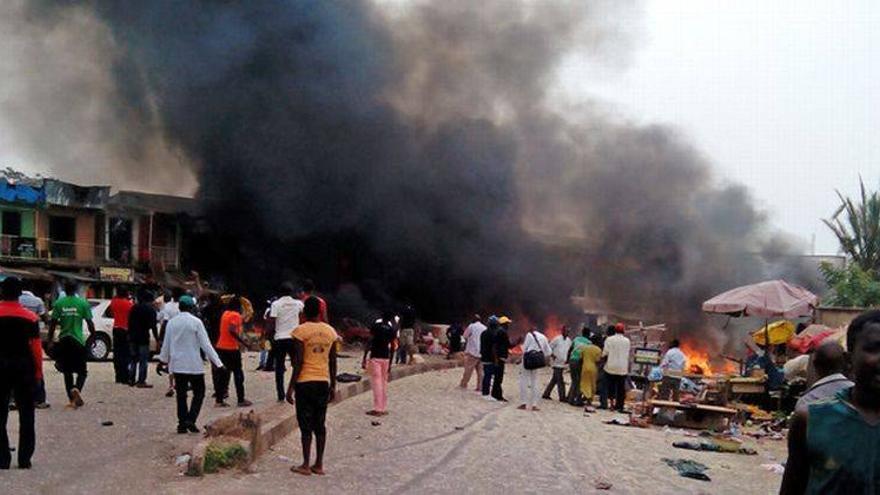 Al menos 118 muertos al explotar dos coches bomba en Nigeria