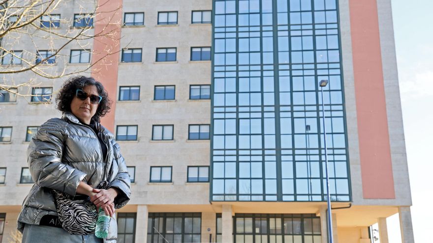«Es una pesadilla: no nos paga el alquiler pero se compra dos motos»