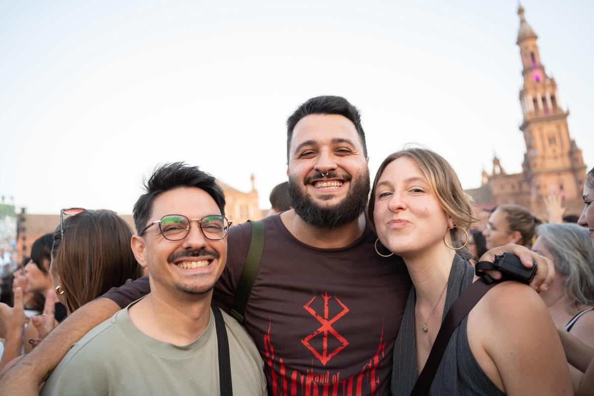 ¿Estuviste en el concierto de La Plazuela en Icónica Santalucía Sevilla Fest? ¡Búscate en nuestra fotogalería!