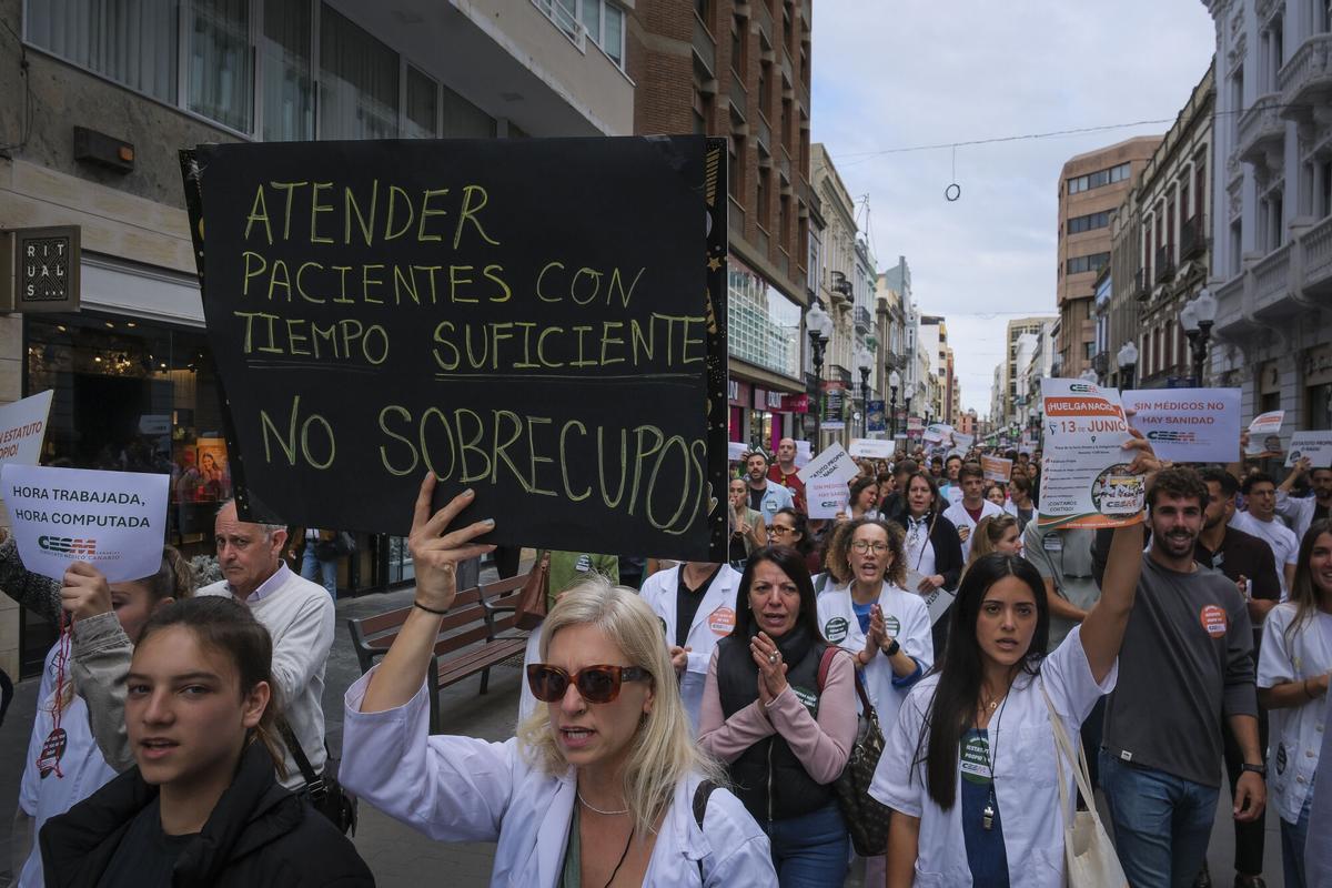 Manifestación de médicos en Las Palmas de Gran Canaria Manifestación de médicos en Las Palmas de Gran Canaria