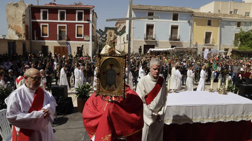 Munilla centra su sermón de Santa Faz en “la falta de paternidad” tras la muerte del papa Francisco