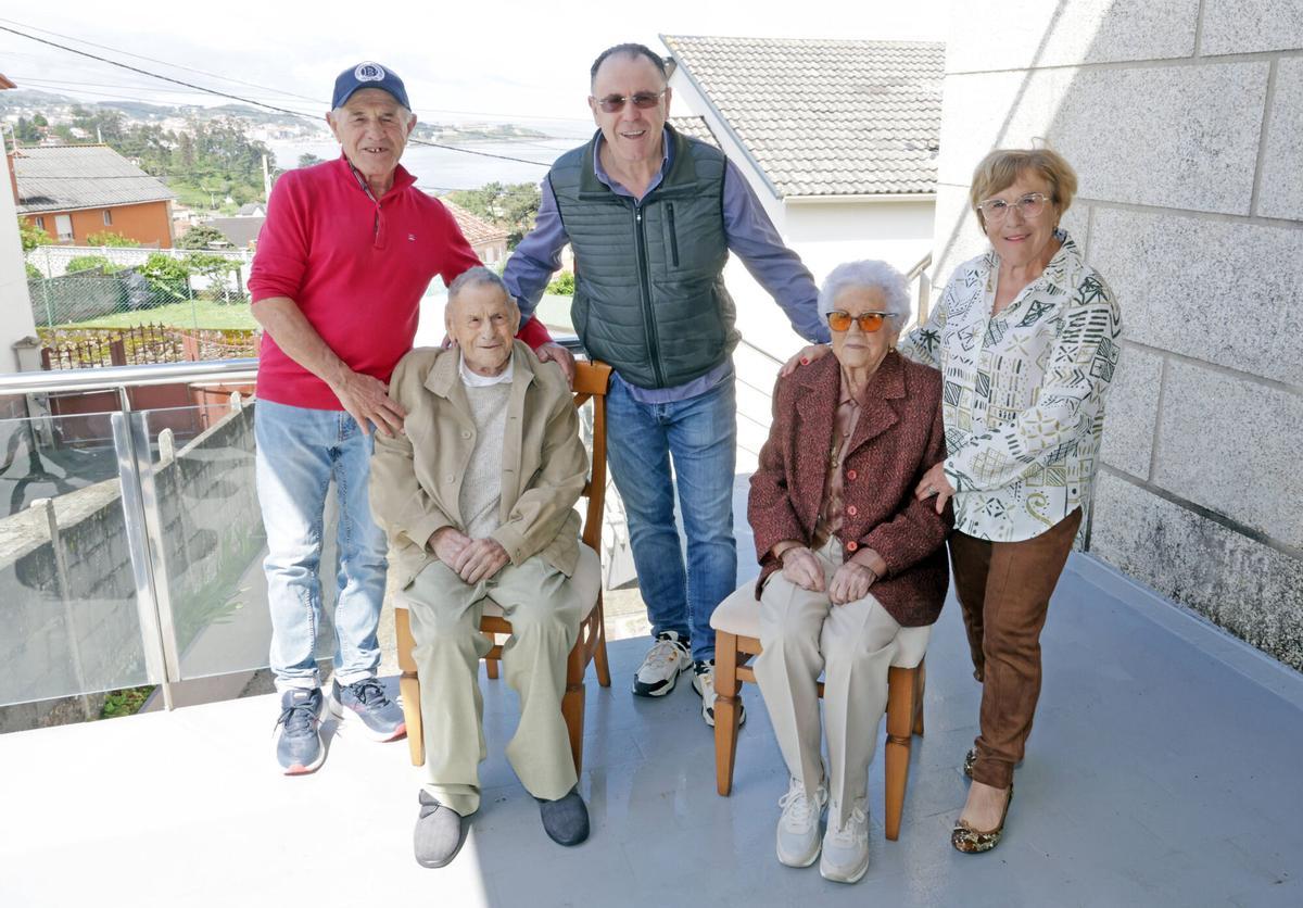Paco y Carmen, el matrimonio centenario de Nigrán que murió en unos días Paco y Carmen, el matrimonio centenario de Nigrán que murió en unos días
