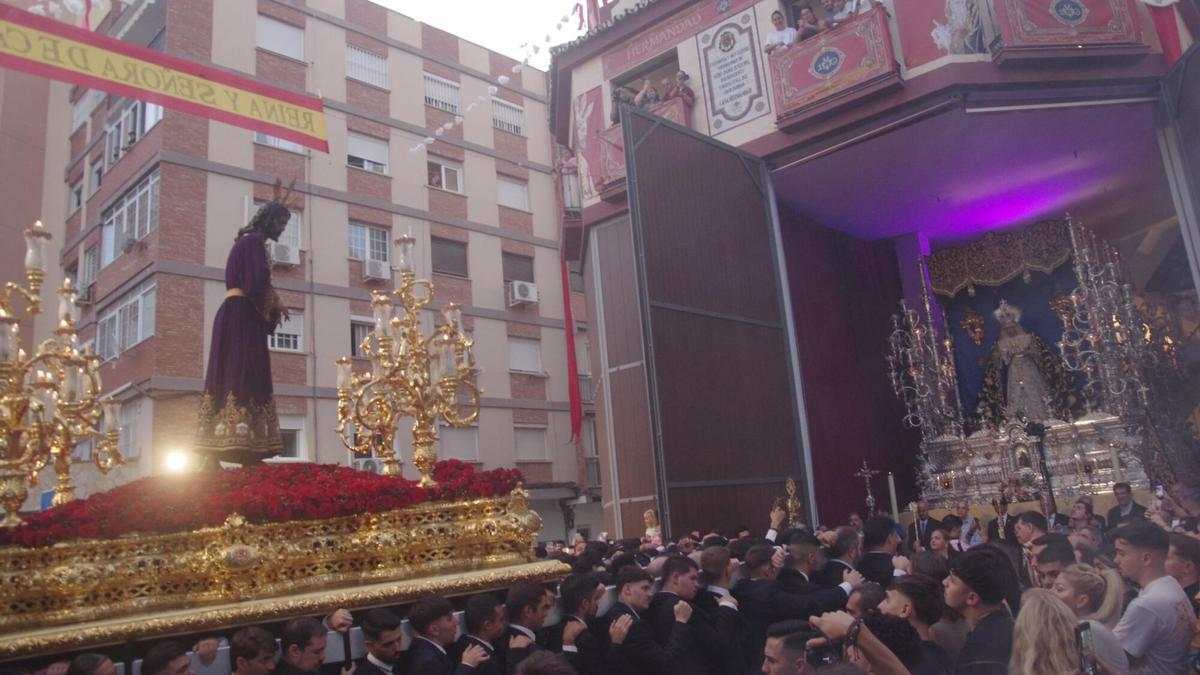 El Señor de la Soledad recorre Capuchinos por sus 25 años