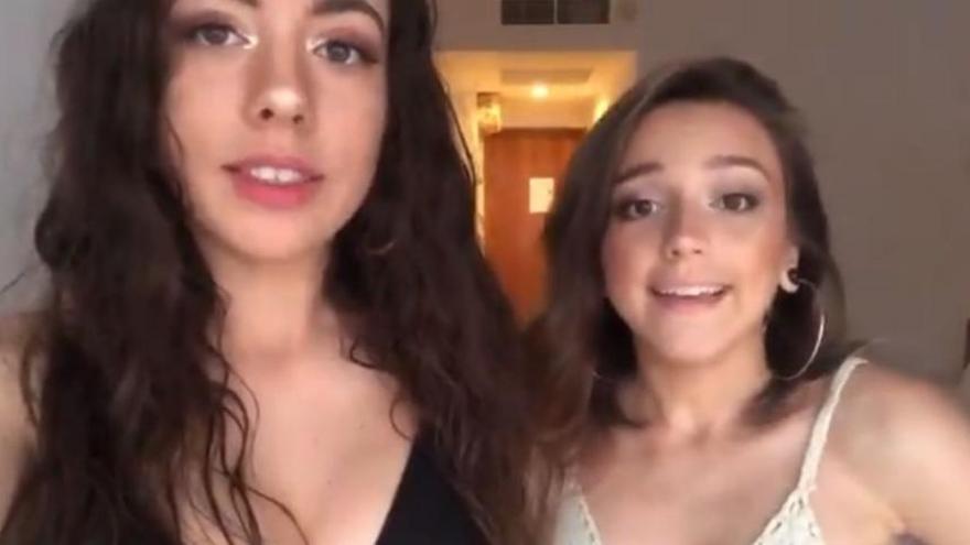 Dos jóvenes denuncian en un vídeo el acoso sufrido en un hotel