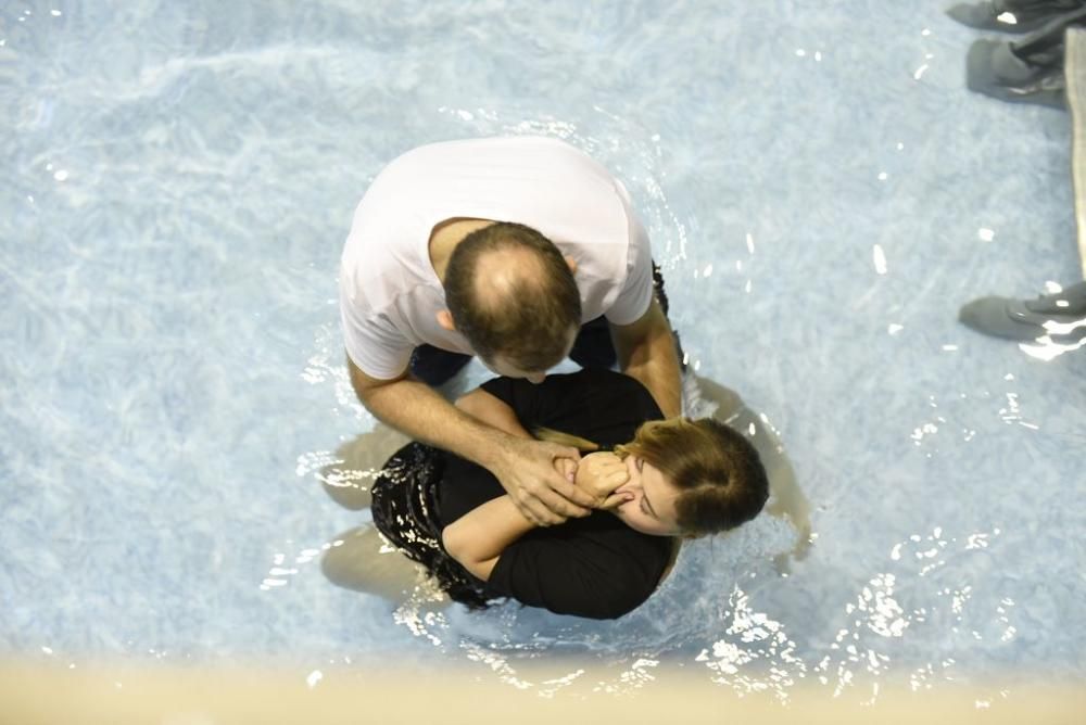 Bautismo multitudinario para abrazar a Jehová en Murcia