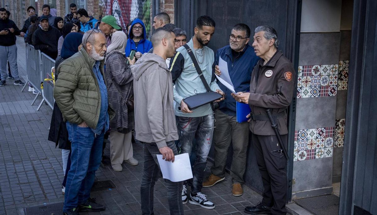 Les estafes a migrants es disparen amb la regularització extraordinària