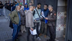 Les estafes a migrants es disparen amb la regularització extraordinària