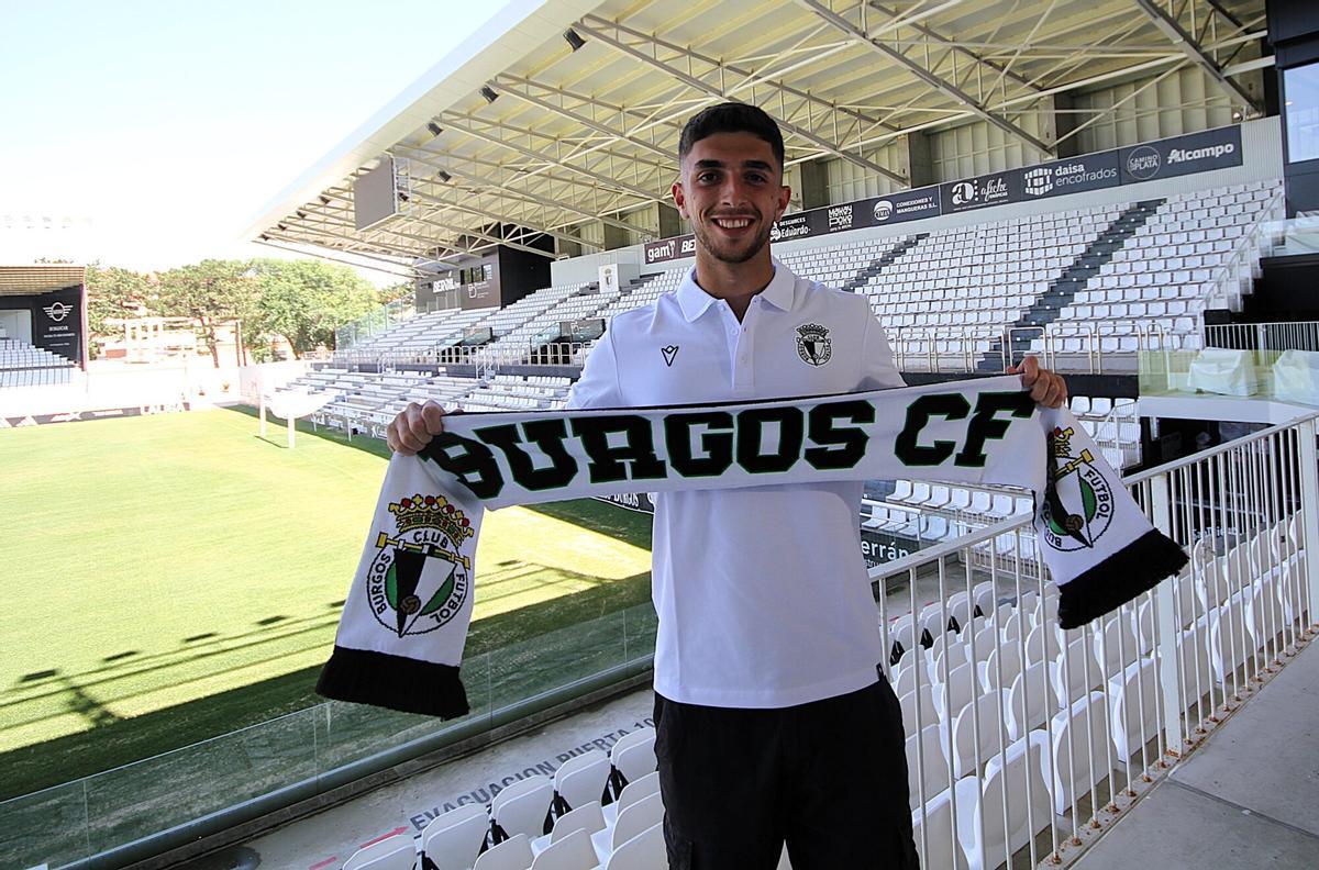 Álex Lizancos, en su presentación como jugador del Burgos CF.