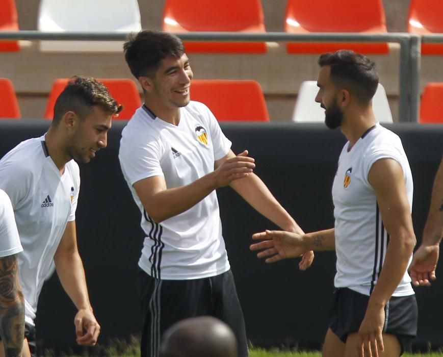 Rondos en el entrenamiento del Valencia CF