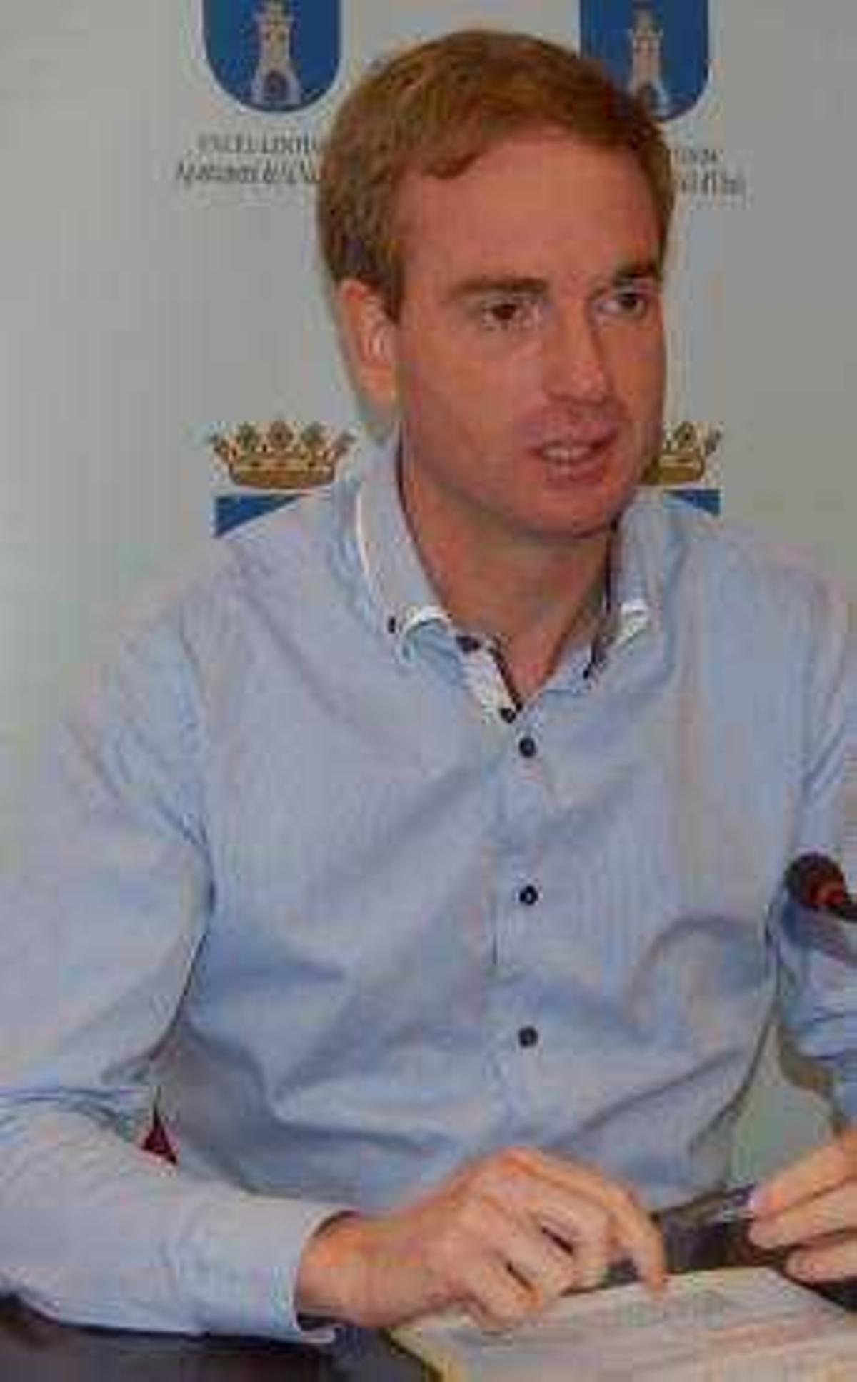 Los técnicos de la Vall ponen reparos al pago de becas sin justificación completa