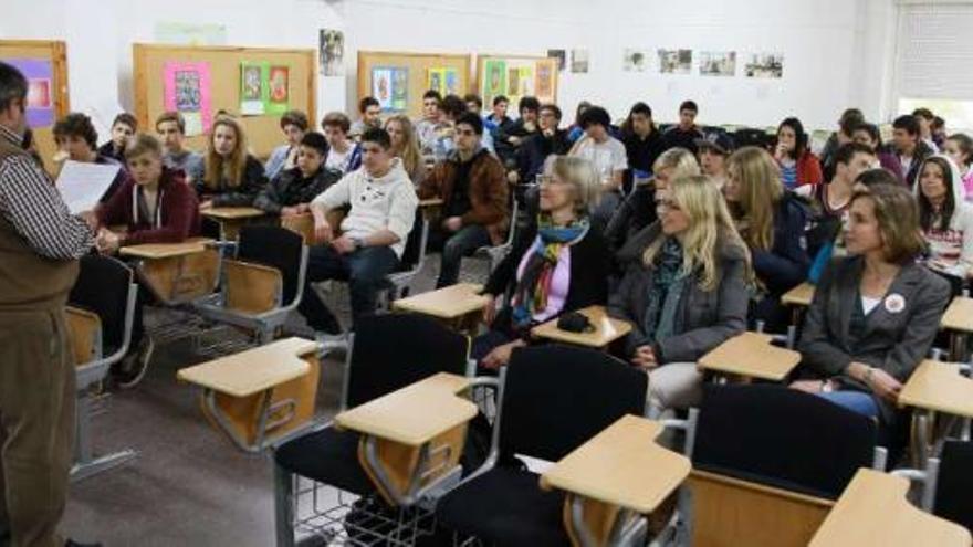 Visita de alumnos alemanes al instituto María Casares hace unos meses. / la opinión