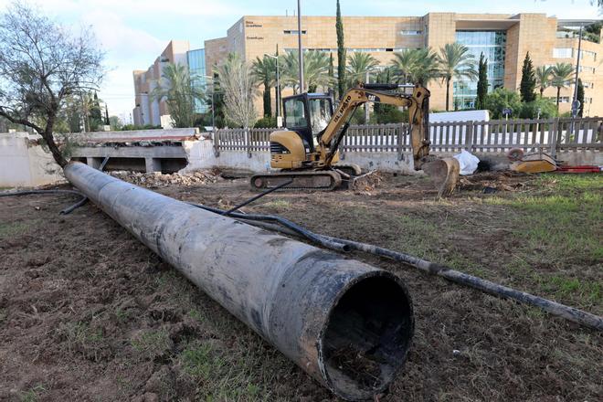 Imágenes del enorme tubo de 12 metros que bloqueaba el torrente de sa Llavanera en Ibiza
