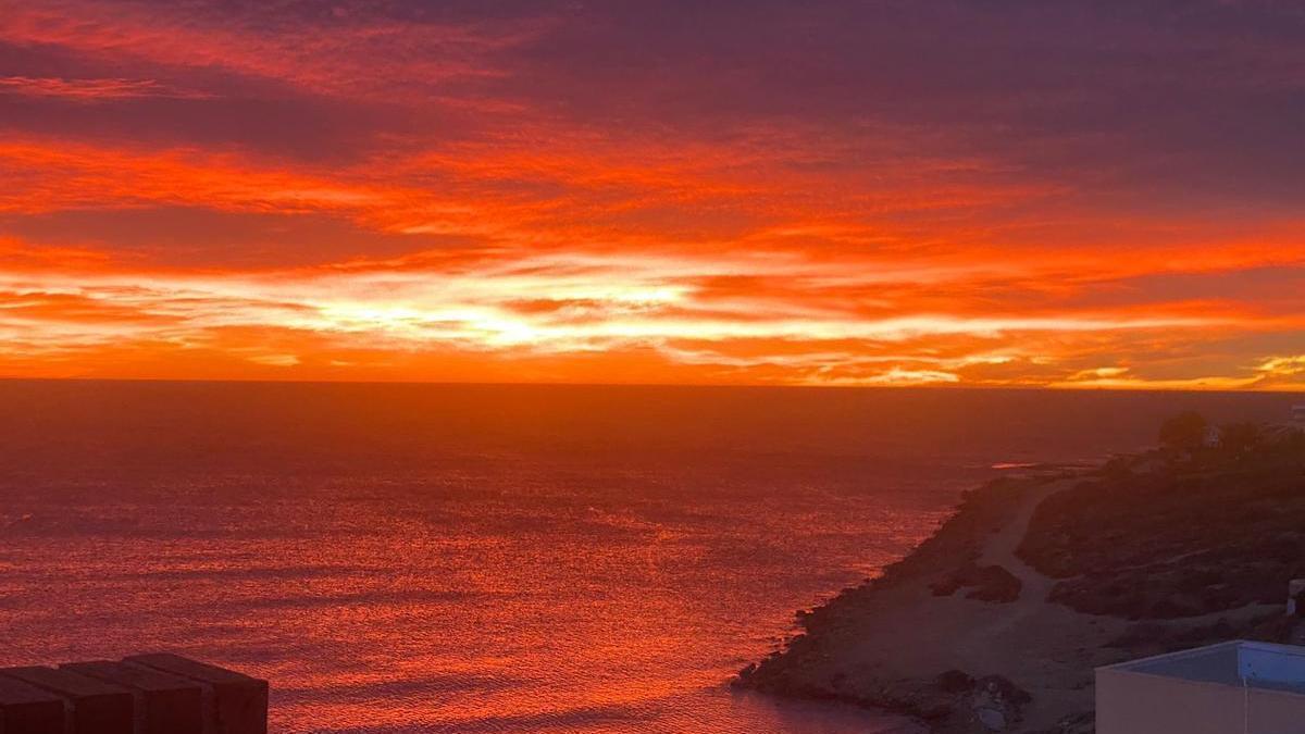 Una imagen del amanecer de esta mañana en Alicante