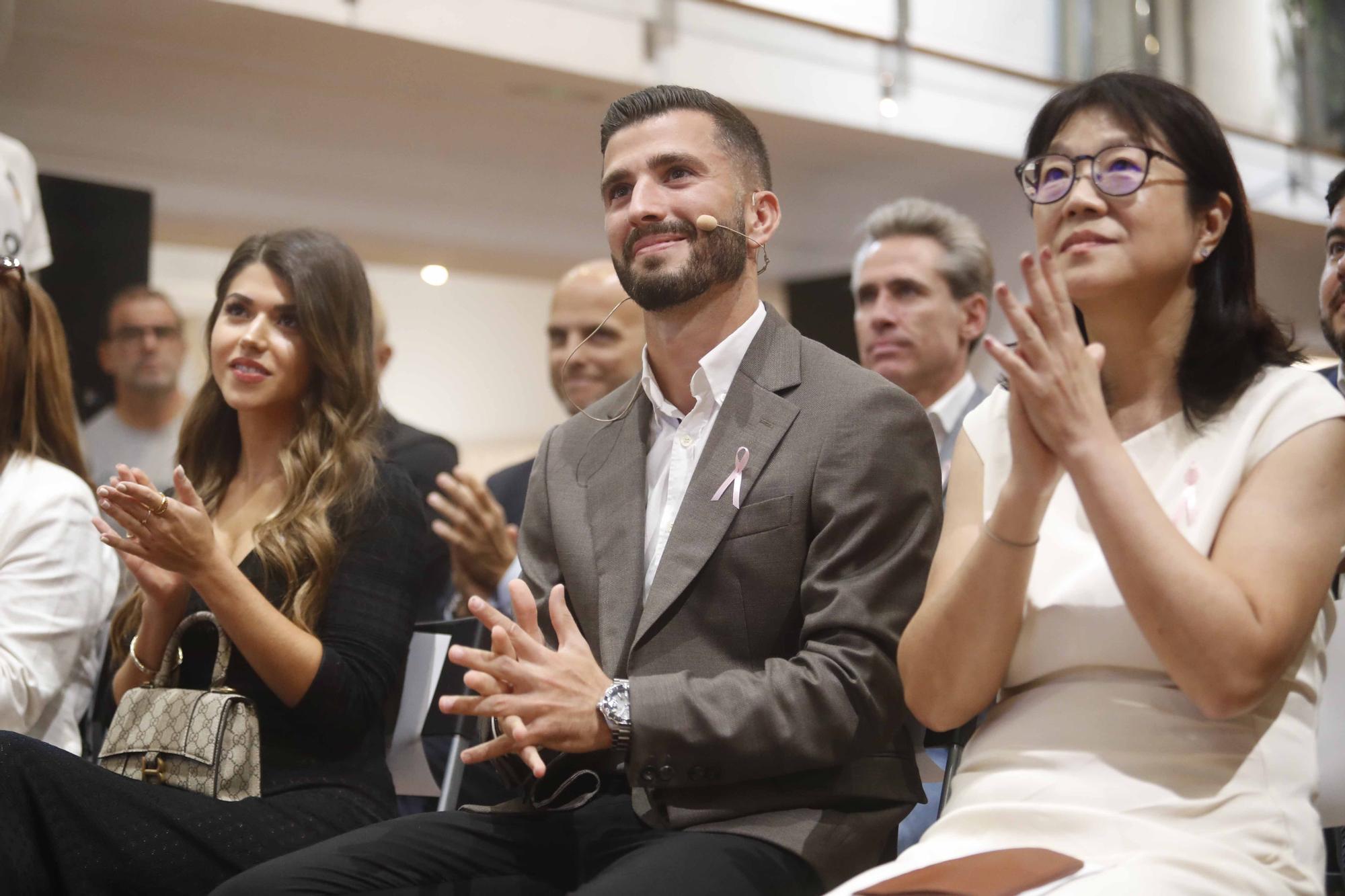 Así fue la presentación de la renovación de Gayà