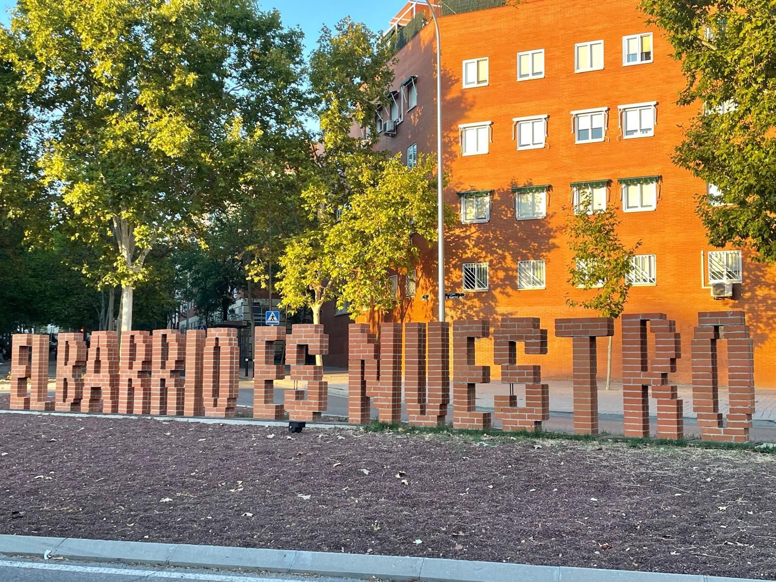 El museo de escultura al aire libre que empoderó a todo un barrio en Vallecas