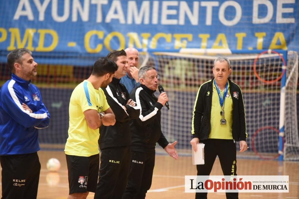 Encuentro de escolares con los jugadores del Plást