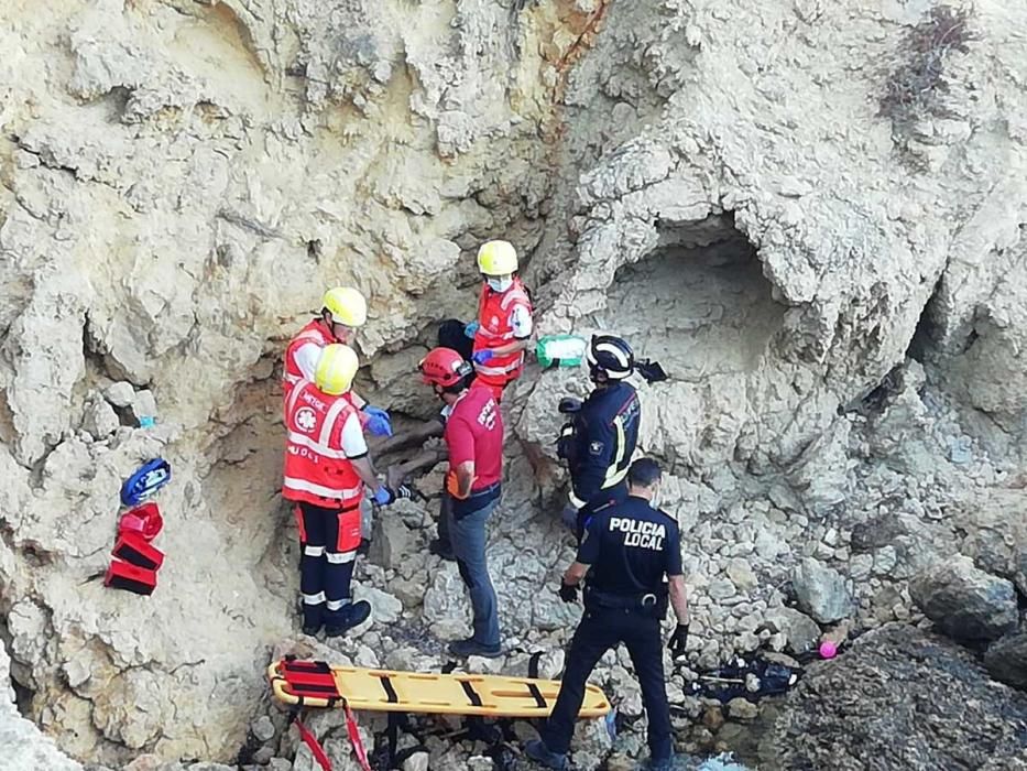 En estado crítico un hombre tras caer de diez metros en Cala Bassa