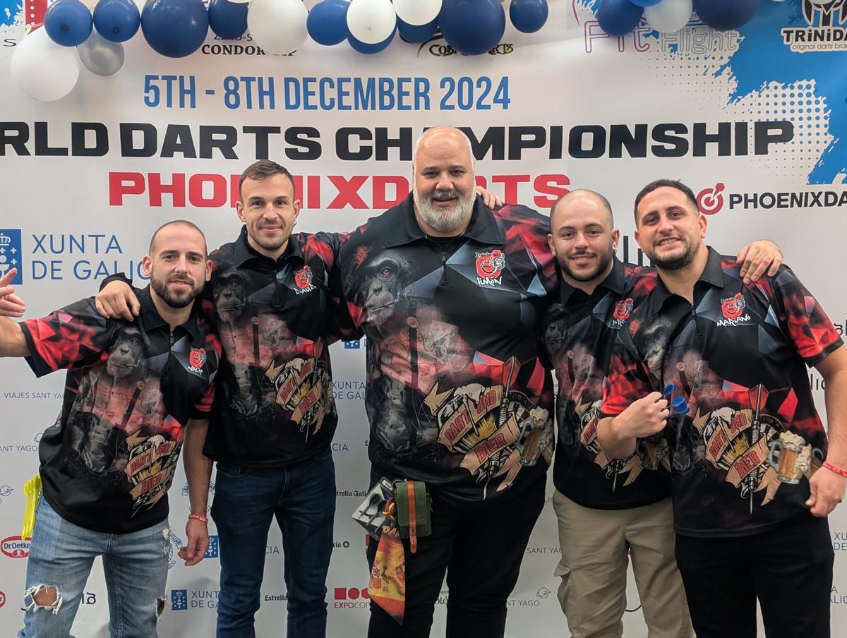 El alcotino David Nebot, junto a su amplio equipo.