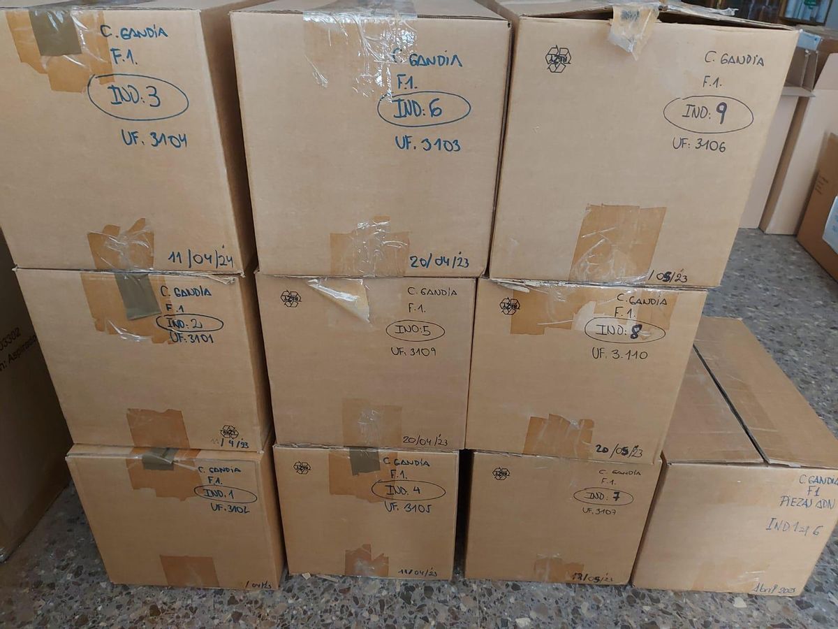Las cajas con los restos enviadas a Madrid para su análisis genético.