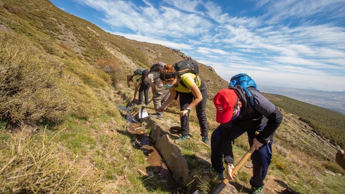 Un equipo científico de la Universidad de Granada lleva diez años trabajando en un proyecto pionero para rehabilitar estas redes hidráulicas centenarias