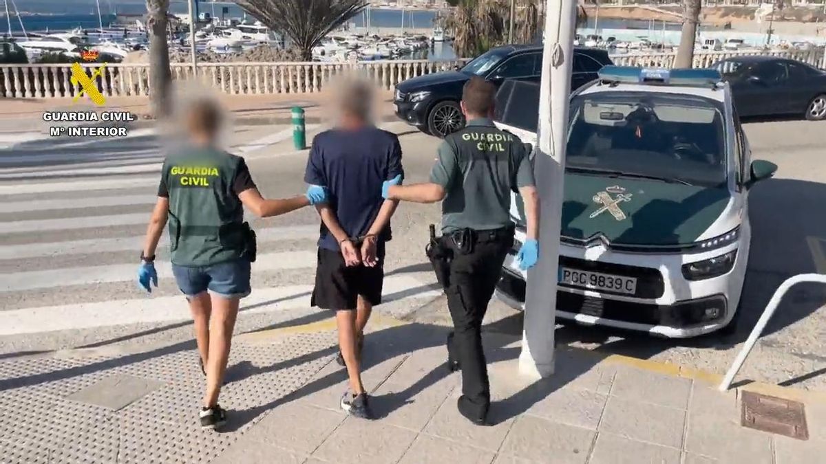 Detenido en Orihuela Costa por el intento de homicidio a un joven irlandés al que cortó el cuello mientras orinaba