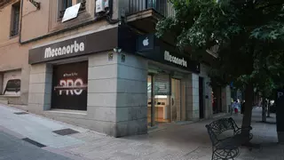 El gerente de Mecanorba relata el violento atraco en Cáceres: "Llegaron con cuchillos y comenzaron a guardar todo lo posible"