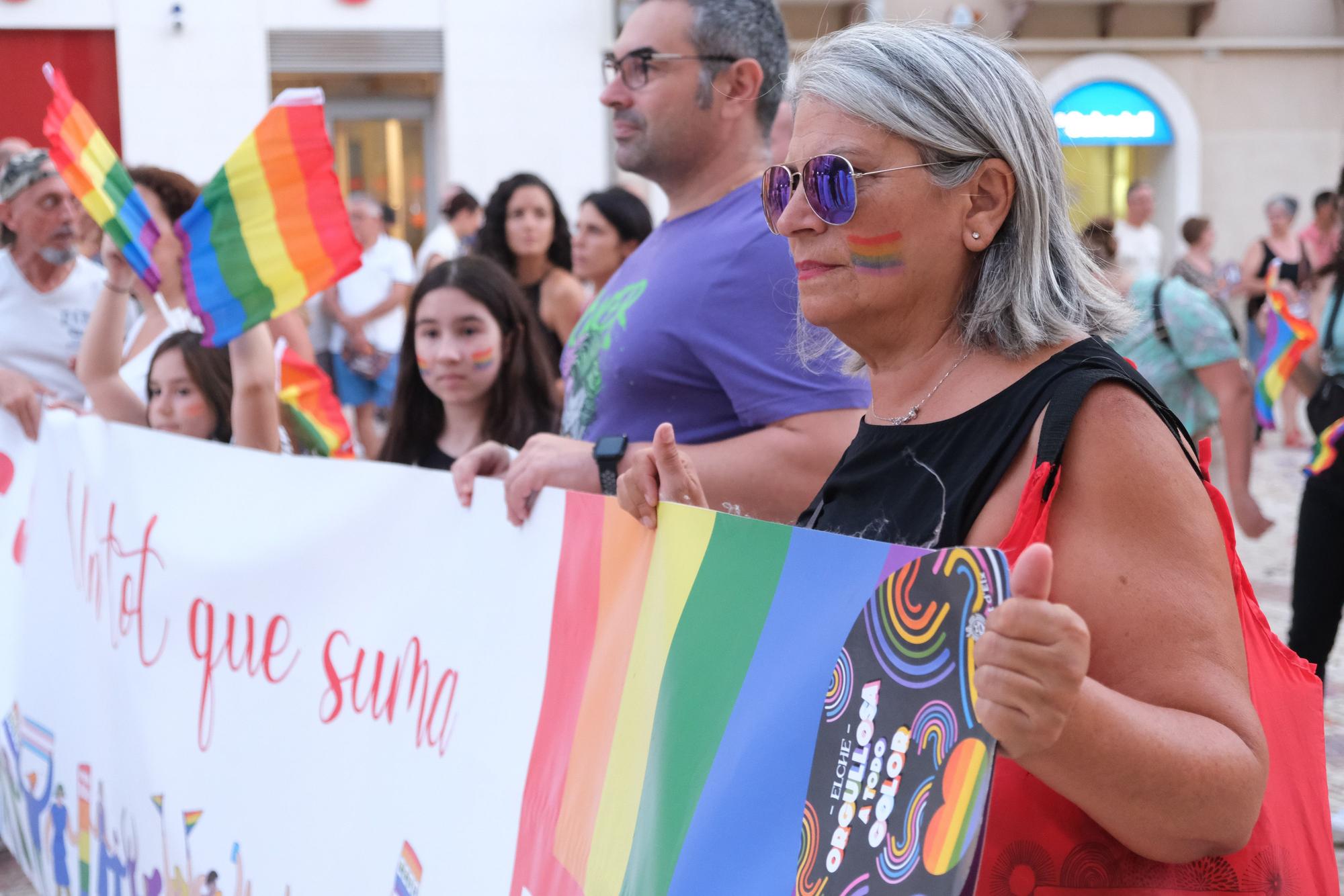 Así ha sido la manifestación del Orgullo en Elche