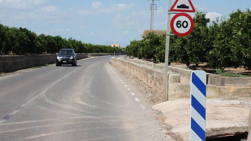 Almassora refuerza la seguridad del Camí Benafelí con balizas