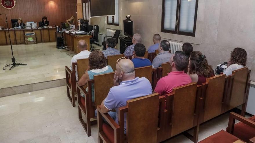 Los acusados de narcotráfico ayer durante el juicio celebrado en la Audiencia de Palma.