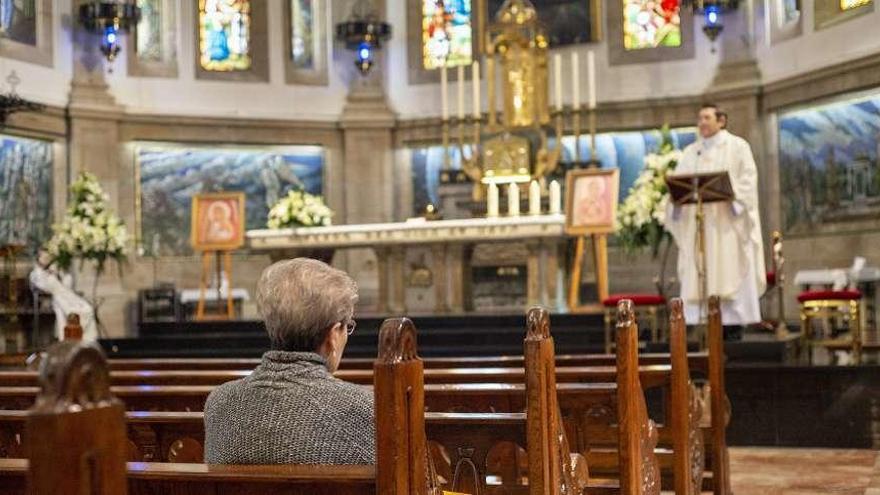 Novena de Fátima, ayer en O Couto. // Carlos Peteiro