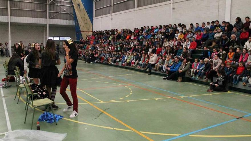 Una actividad en el polideportivo de Infiesto, en 2014.