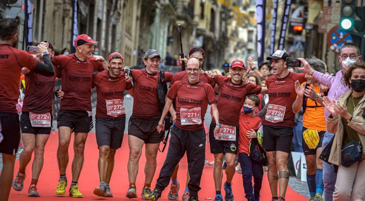 Llegando a meta en el Trail Solidario de Alcoy con Quique. | L.O.
