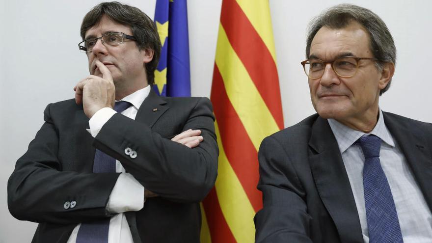 Carles Puigdemont i Artur Mas, presideixen el Comitè Nacional del PdeCat.