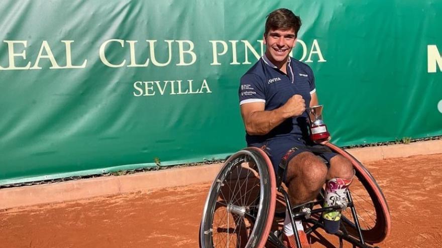 El vigués De la Puente, rey de la pista: revalida el título de campeón de España de tenis en silla de ruedas