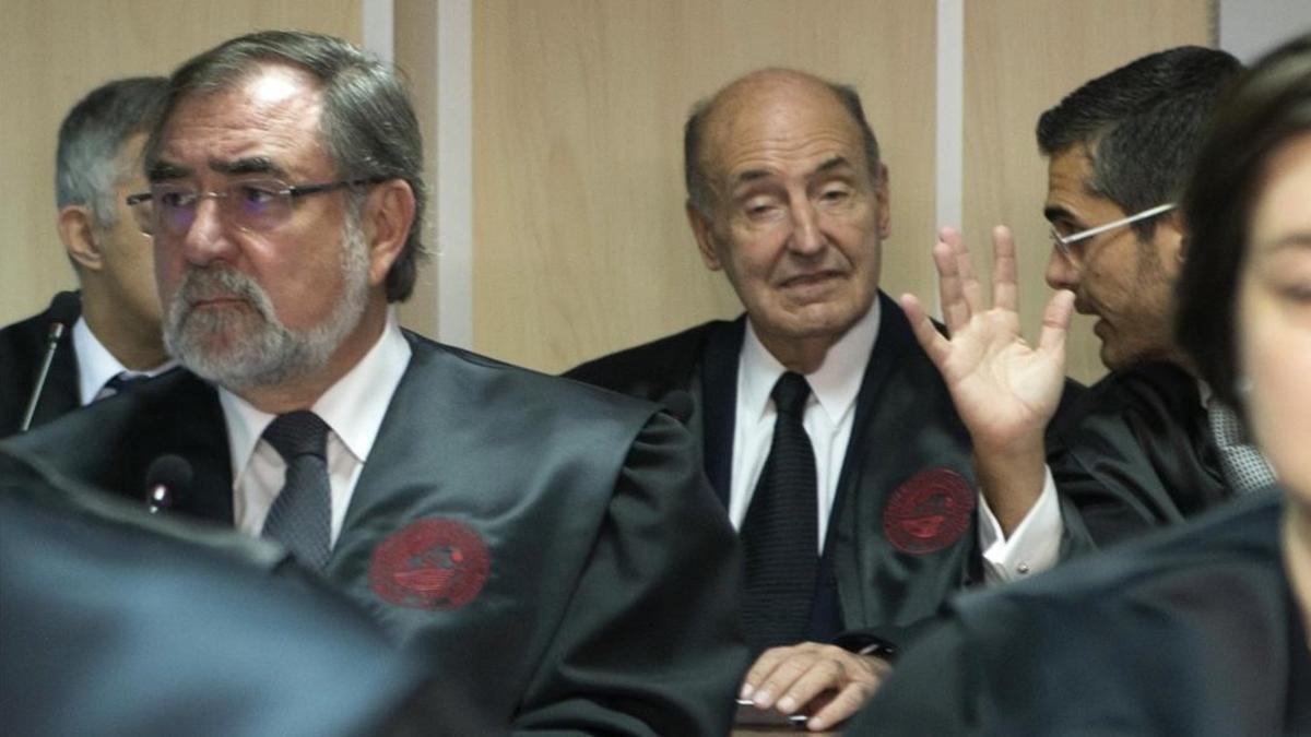 Miquel Roca, abogado de la infanta Cristina, en la sala del juicio del 'caso Nóos'.