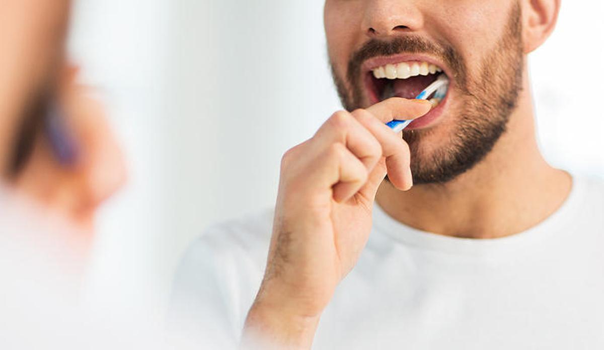 Lavarse los dientes, clave para una buena salud más allá de la boca.