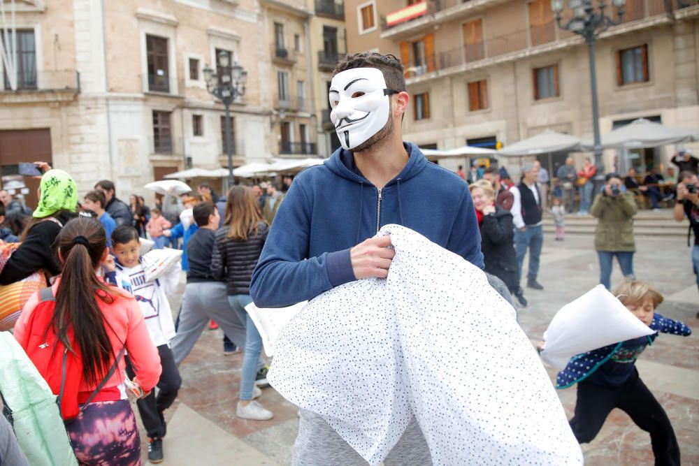 Guerra de almohadas en València