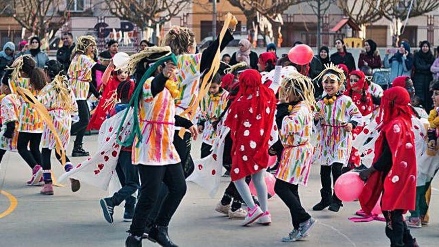 L&#039;art amb ulls  de dona és el fil conductor del Carnaval a l&#039;escola La Farga de Salt