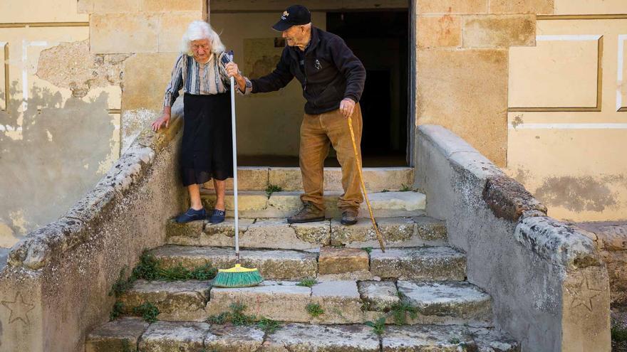 Documental gráfico: Las últimas imágenes de los dos habitantes de la Estrella, la aldea vaciada en la frontera de Castellón